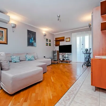 Leonarda Apartment *