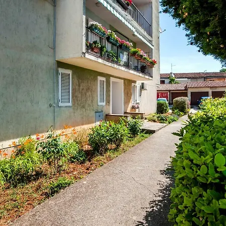 Apartment Leonarda *
