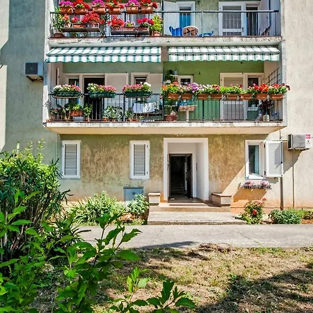 Leonarda Apartment