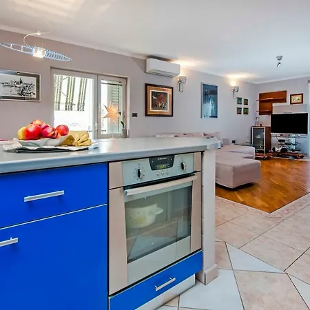 Leonarda Apartment *
